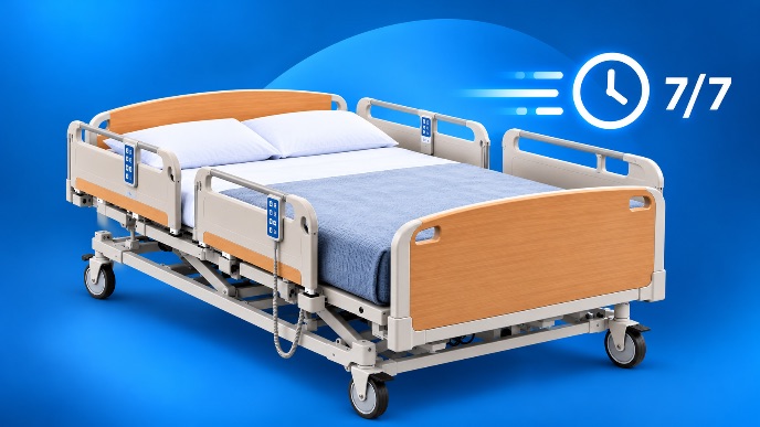 Mains d’un soignant tenant celles d’un patient